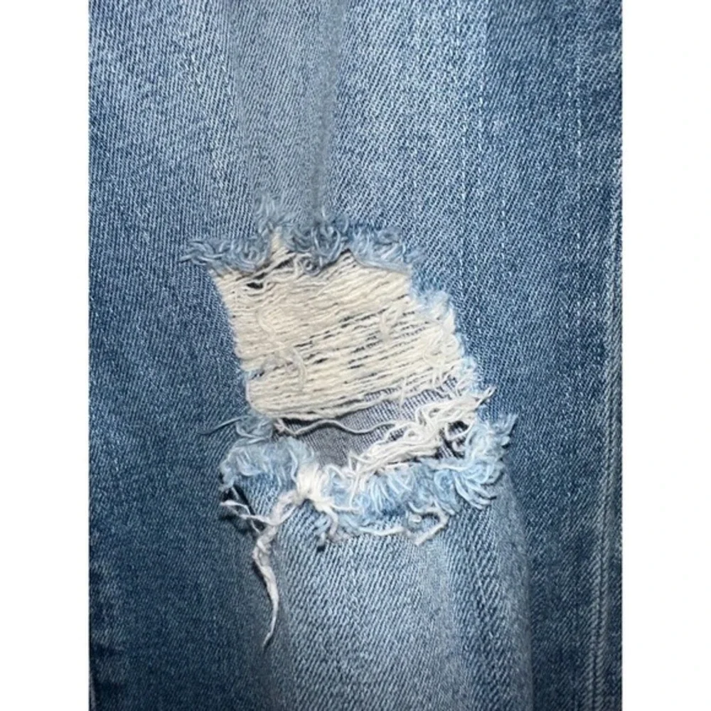 Sneakpeek distressed denim size 5‎